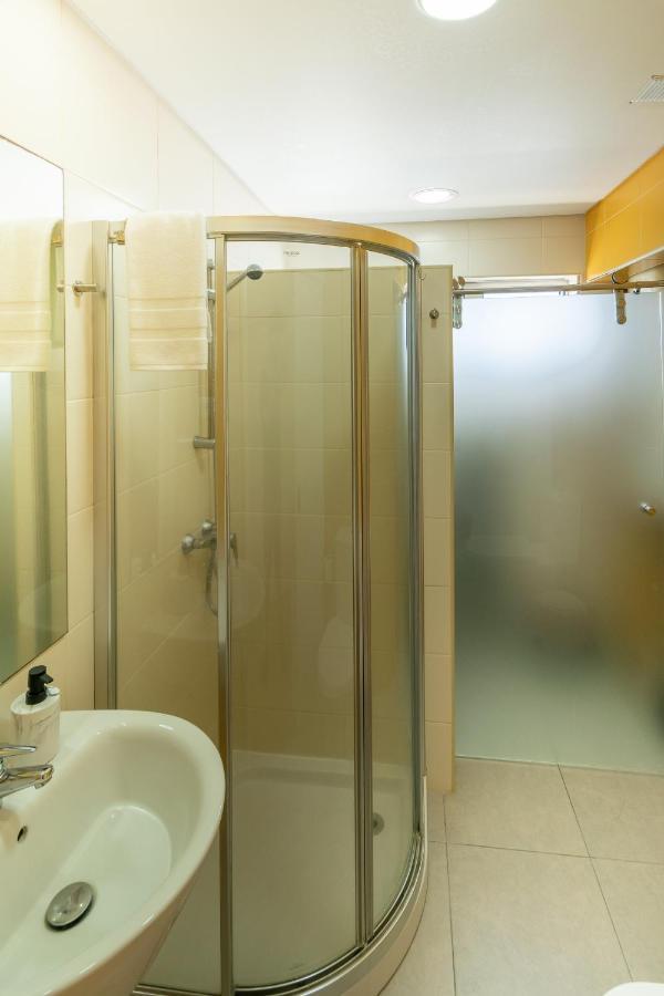 Atlantic Penthouse - City, Montain & Ocean - Free Parking Ponta Delgada Esterno foto
